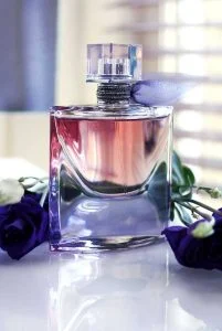 بوی عطر لانکوم لاویه بل