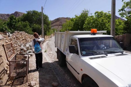 تفکیک زباله در روستای قلعه بالای بیارجمند آغاز شد