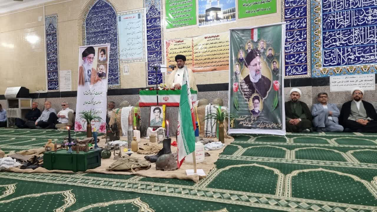 شهدای خدمت وفادارانه در مسیر آرمان های انقلاب گام برداشتند
