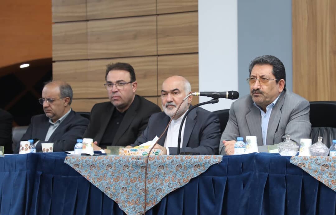 نشست هم‌اندیشی وزیر صنعت، معدن و تجارت با فعالان اقتصادی استان خوزستان برگزار شد